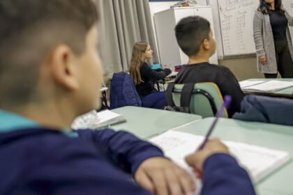 Olimpíada de matemática das escolas públicas aplica prova nesta terça